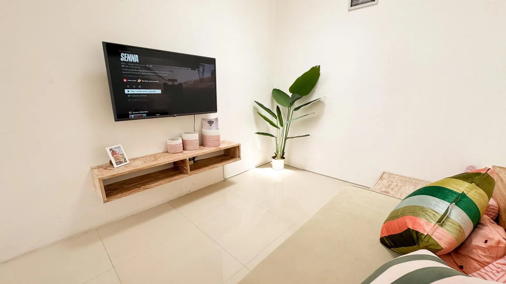 Casa De Three Seminyak Beach 0*,