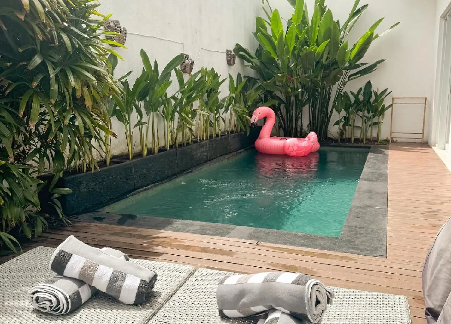 Casa De Three Seminyak Beach