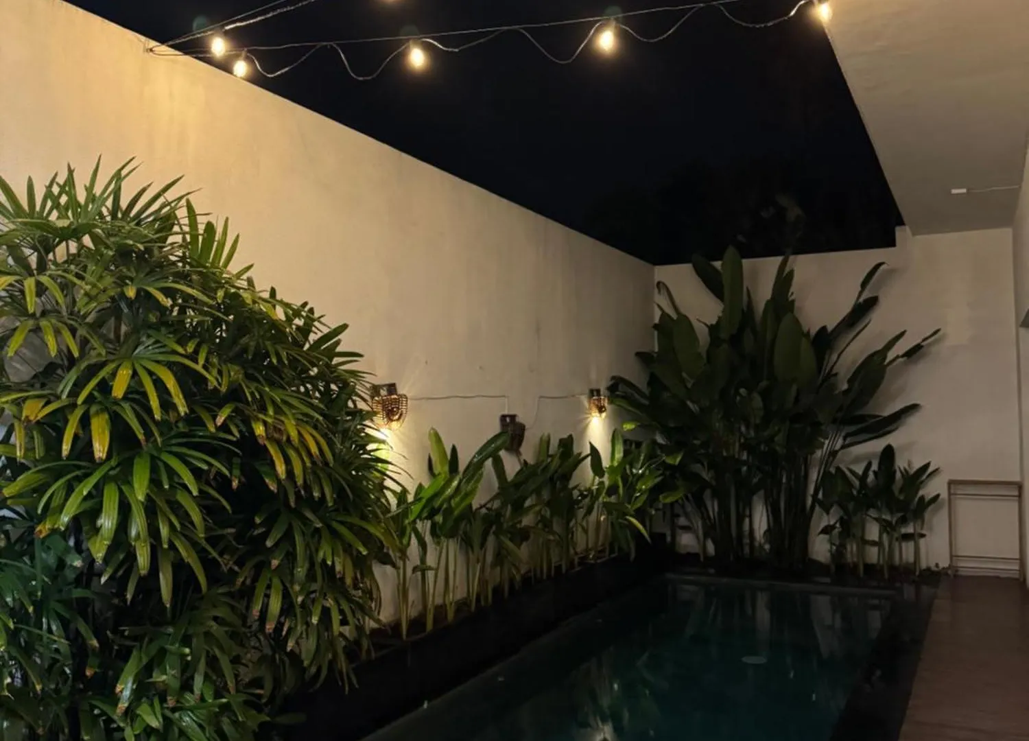 Casa De Three Seminyak Beach 0*,
