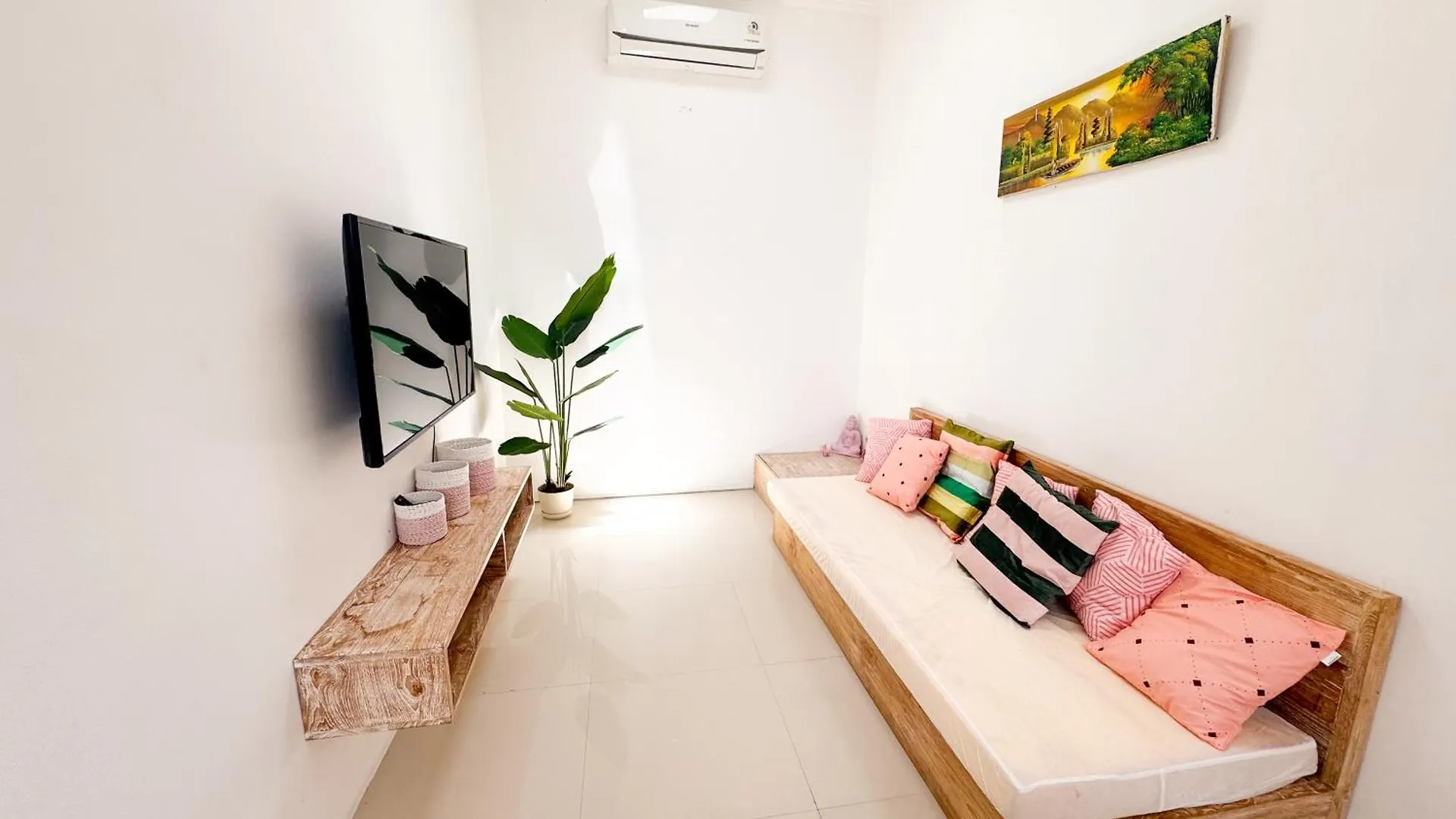Casa De Three Seminyak Beach 0*,  Indonezja