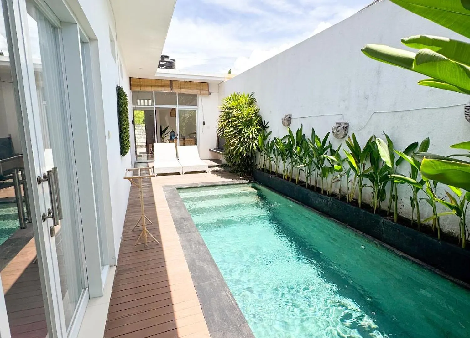 Willa Casa De Three Seminyak Beach Indonezja