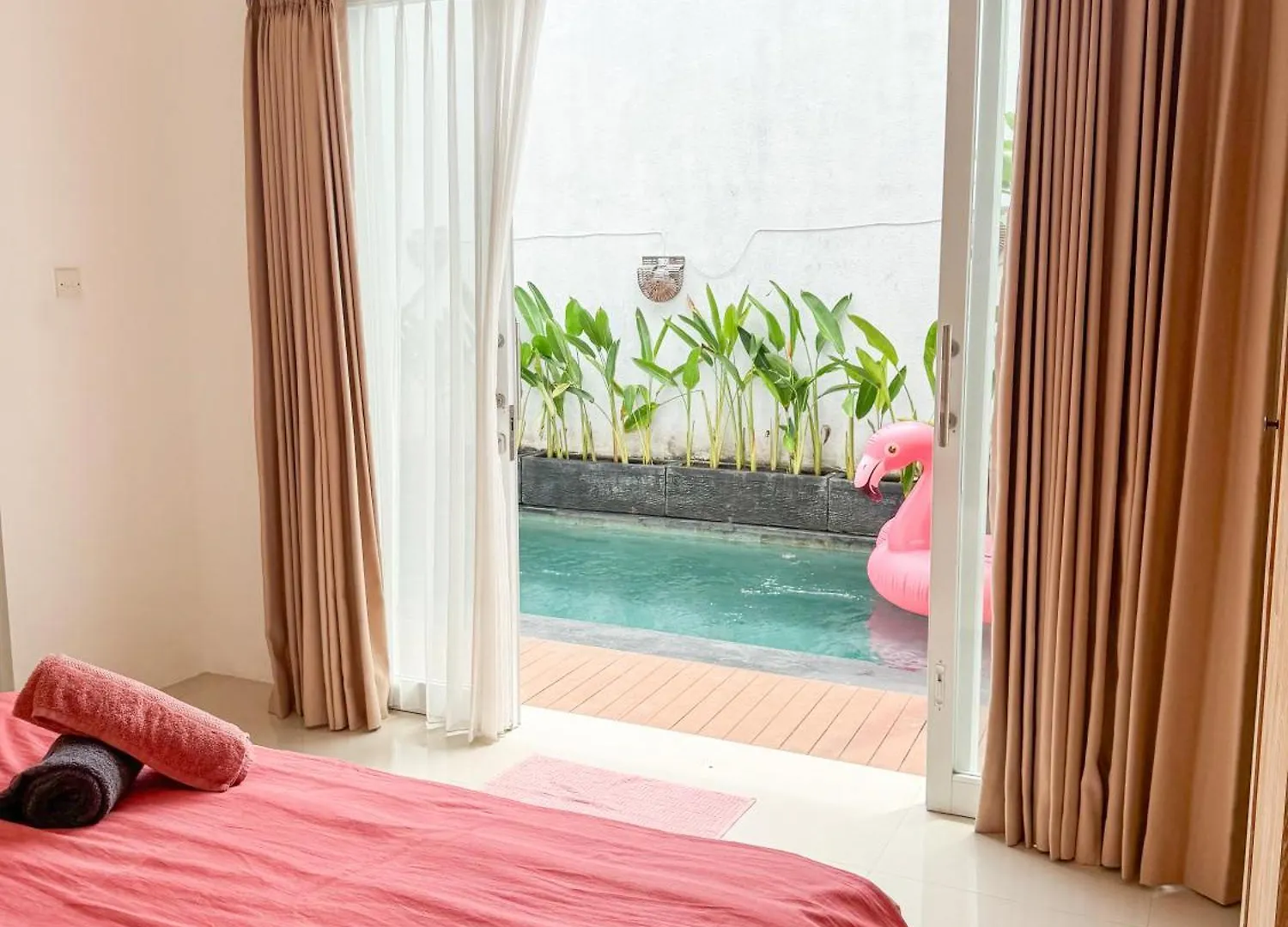 Casa De Three Seminyak Beach Indonezja